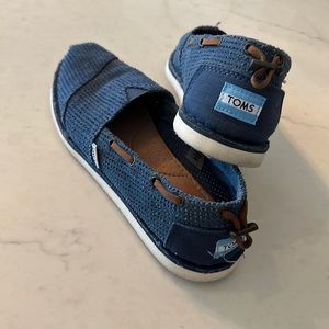 Toms canvas shoe